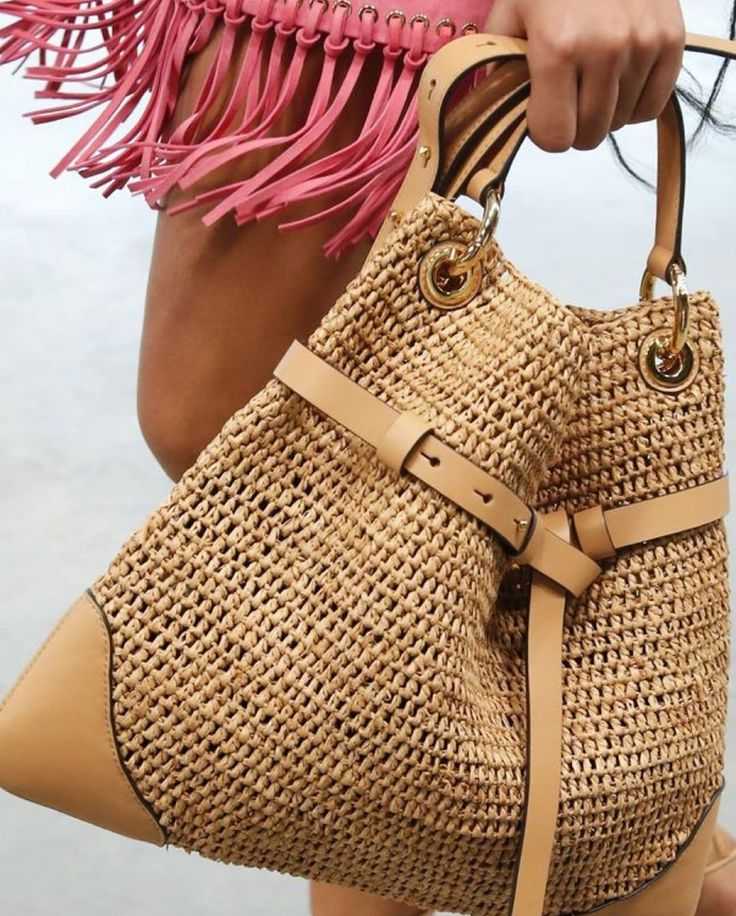 Как связать летнюю женскую сумку. как связать сумку крючком схемы: шесть моделек сразу