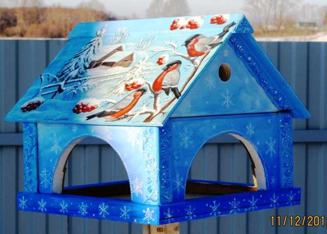 Чем раскрасить кормушку для птиц из дерева – как украсить кормушку для птиц – резной палисад — центр народных художественных промыслов и ремесел