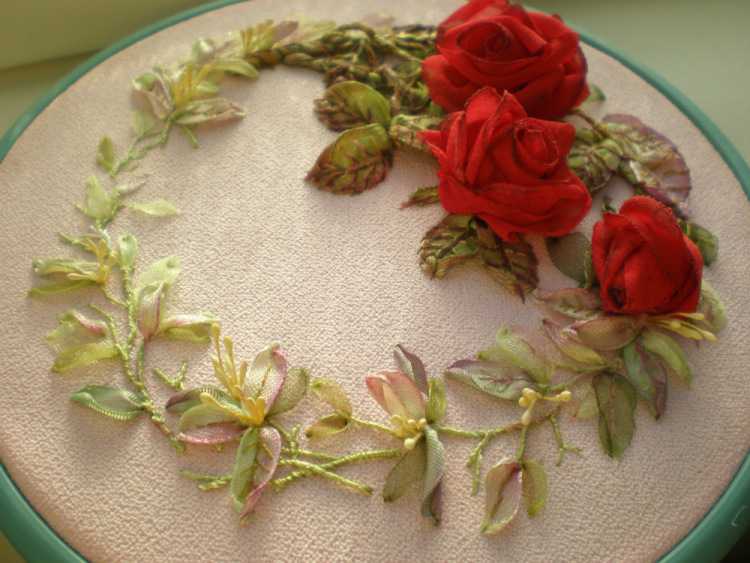 Вышивка лентами картина из роз. розовые сны. мастер класс с фото