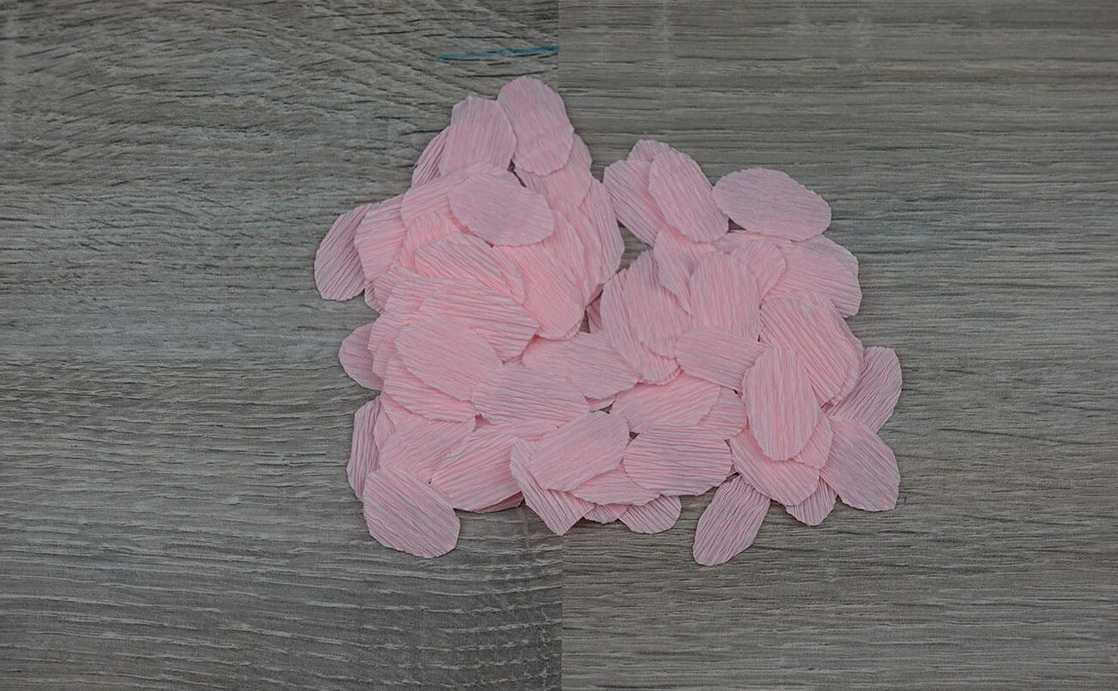 Пионы из полосок креповой бумаги