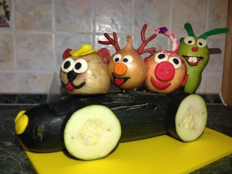 Композиция из овощей своими руками для школы. животные из овощей и фруктов. «гусеница» из яблок
