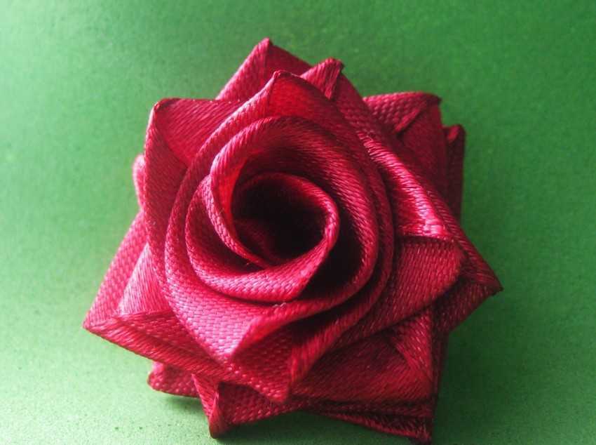 Бутоны роз. вышивка атласными лентами. | страна мастеров