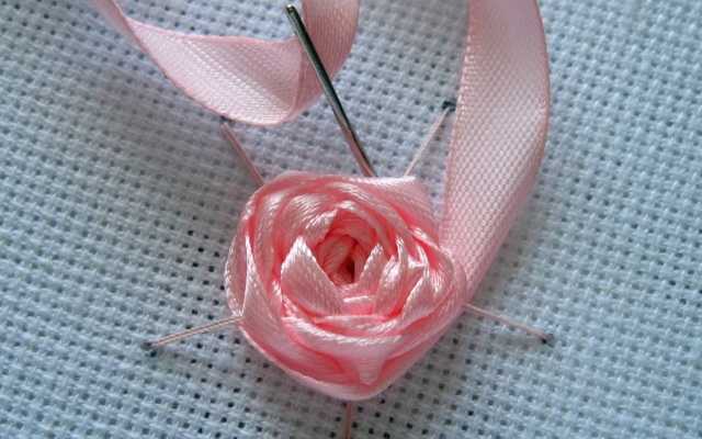 Вышивка лентами розы: мастер класс с пошаговым фото и видео
