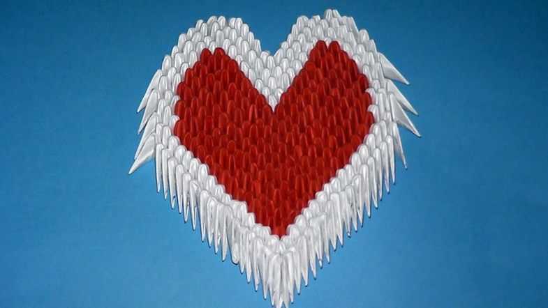 Здравствуйте Сегодня, предлагаю вам сделать оригинальное модульное сердечко оригами на подставке, и не одно, а целых два 14 февраля – праздник всех влюбленных 14 Февраля влюбленные дарят друг