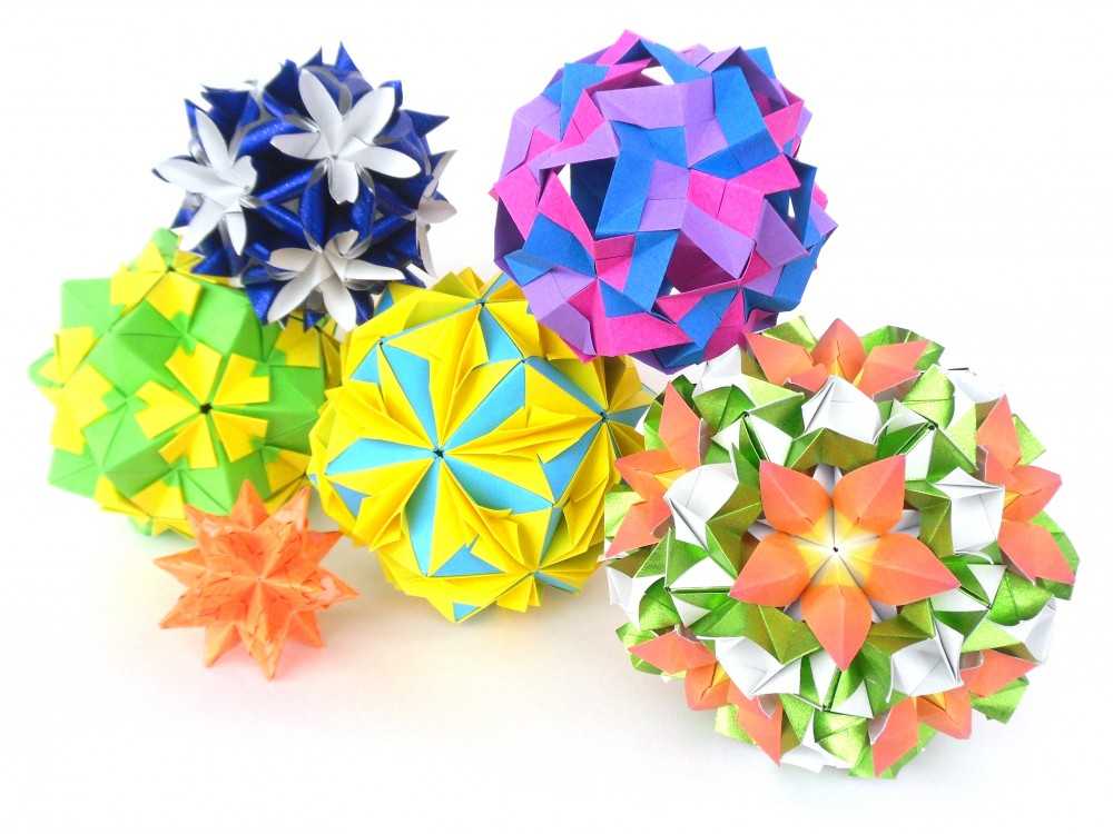 Не менее красивые, чем известные всем кусудамы получаются куклы в технике модульного оригамиМастер-класс рассчитан для детей старшего дошкольного возраста, воспитателей детских садов и роди