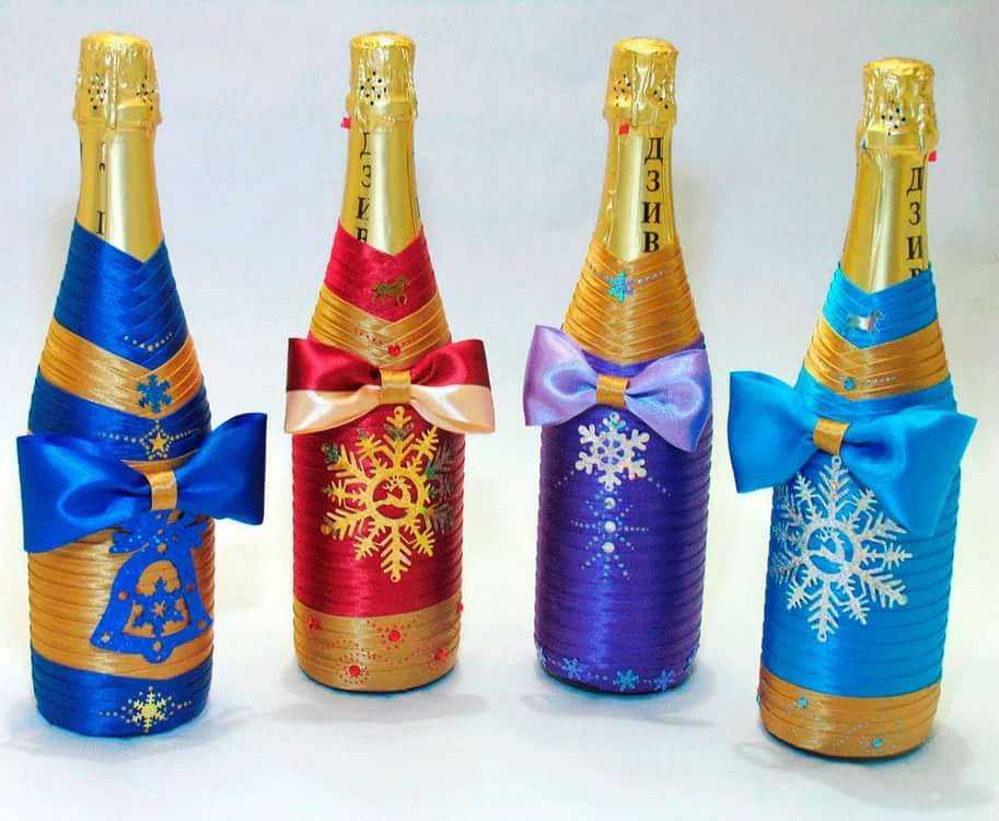 Бутылка шампанского, украшенная конфетами и лентами для праздничного стола: подробные мастер-классы с иллюстрациями