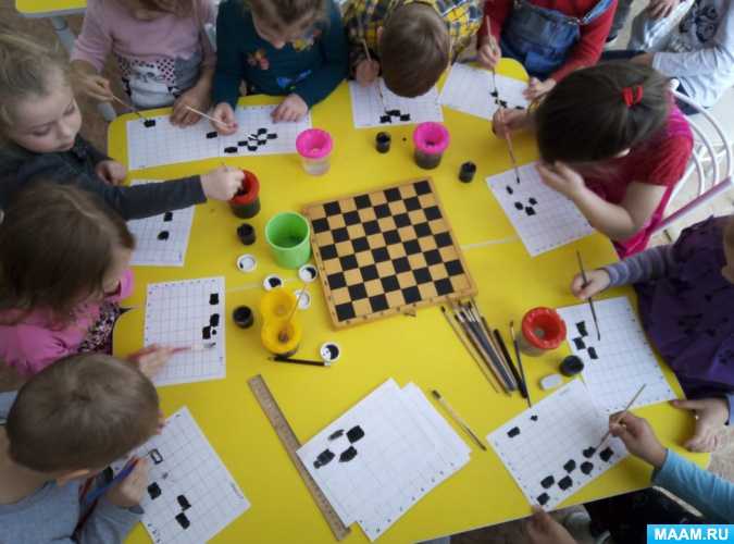 С помощью этого мастер-класса мы соберем шахматного короля в технике модульного оригами Он будет ни белым и ни черным, а золотым В таком духе можно выполнить все шахматные фигуры