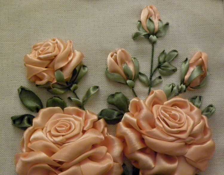 Как сделать вышивку лентами розы по схемам