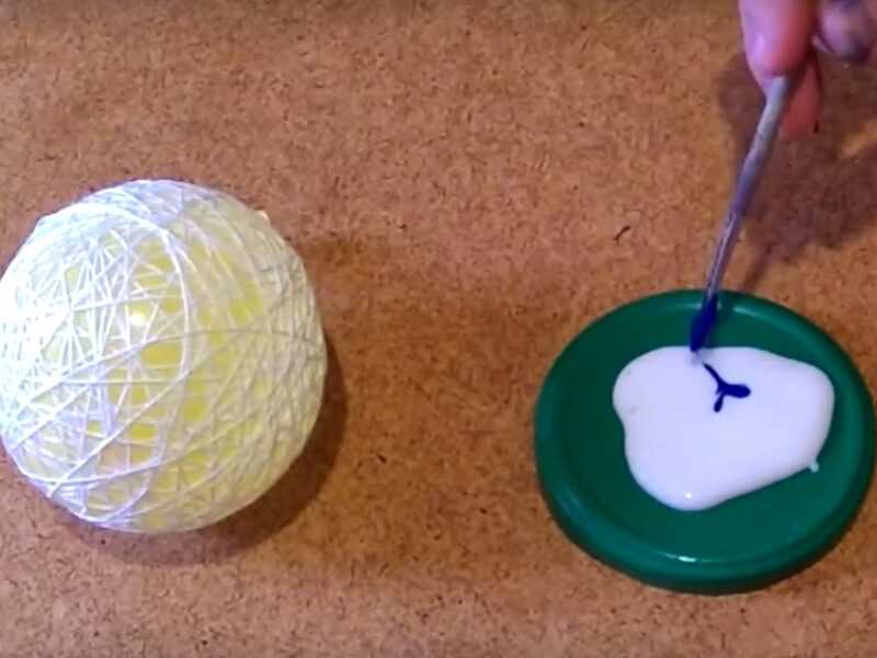 Как сделать шар из ниток и клея своими руками