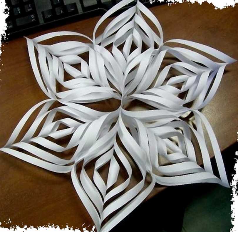 Как сделать снежинку в технике оригами и что для этого нужно?