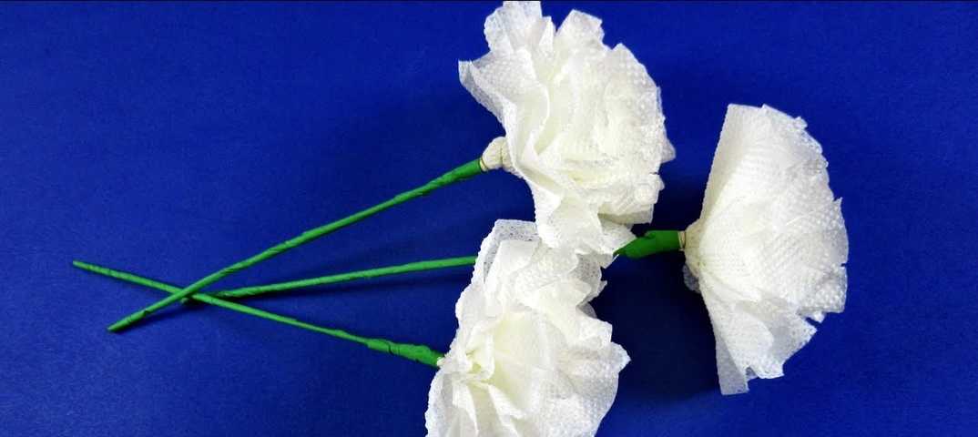 Простые цветы из салфеток своими руками схемы. как сделать из салфеток цветы