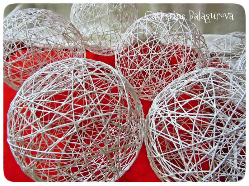 Как сделать шары из ниток и клея: украшаем шарик обматывая ниткой из пряжи