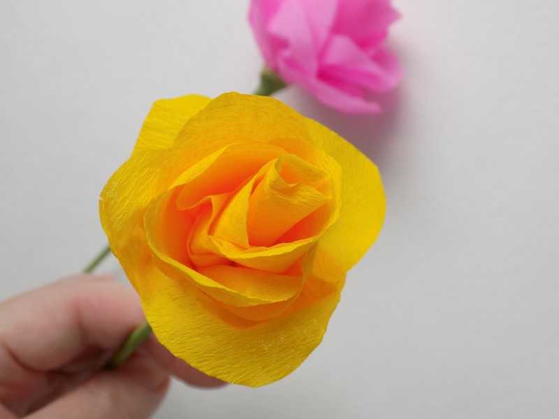 Роза из бумаги: как сделать легко и быстро красивый бутон