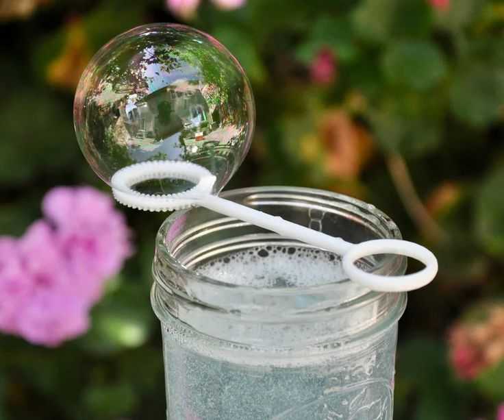 Как сделать мыльные пузыри, которые не лопаются, в домашних условиях?