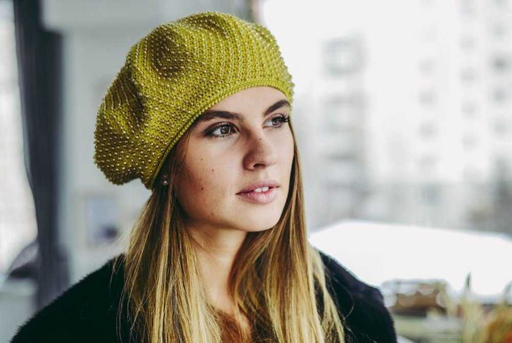 Топ идей: самые красивые вязаные шапки 2020-2021, женские вязаные шапки зима - фото, тенденции, новинки | topidej.ru
