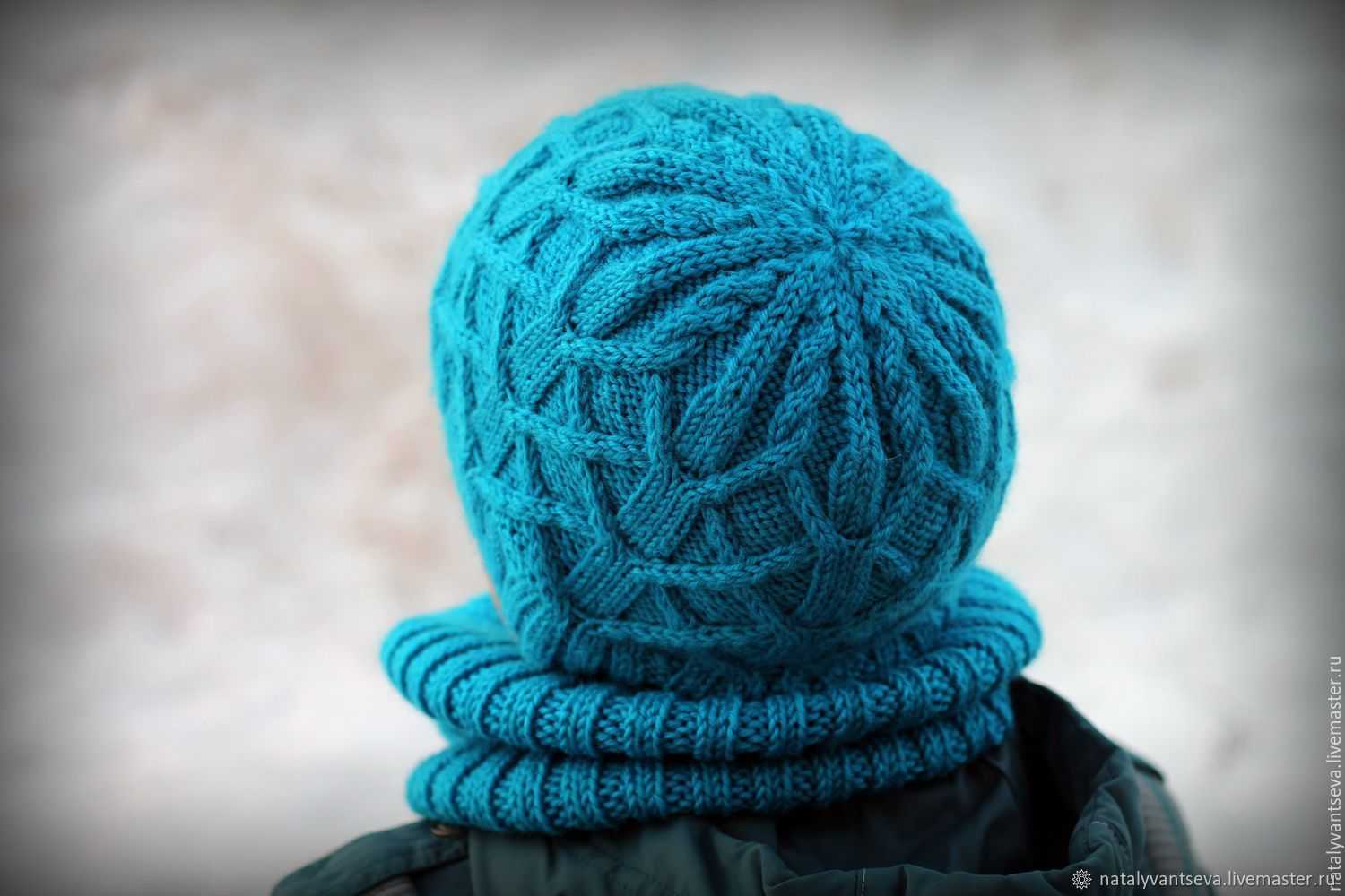 Описания и схемы вязания зимних шапок спицами