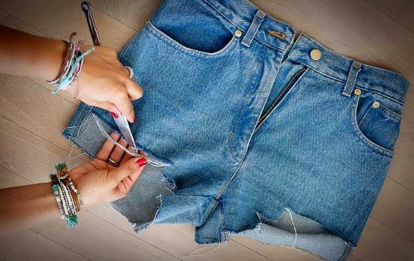 Как обрезать джинсы внизу по модному в домашних условиях в 2020: фото-идеи пошагово