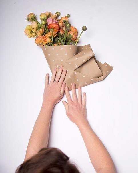 Как упаковать подарок в подарочную бумагу без коробки, маленький, большой своими руками, пошагово