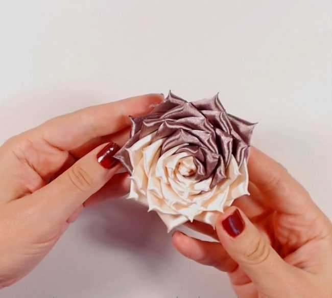 Картина панно рисунок мастер-класс вышивка бутоны роз вышивка атласными лентами ленты
