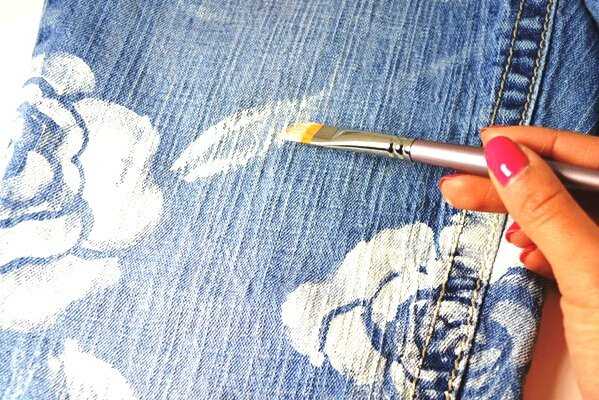 Как украсить старые джинсы своими руками: идеи и фото