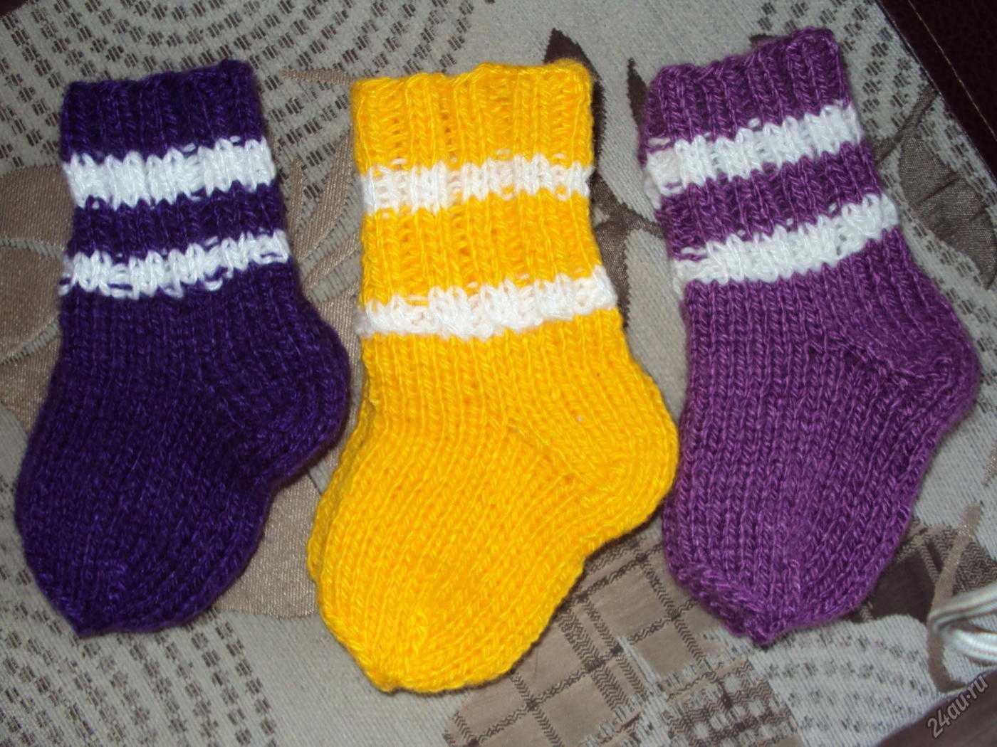 Носочки ребенку 6 лет. Носки детские вязаные. Вязаные носочки для малышей. Вязаные носки для мальчика. Вязаные детские носки для мальчика.